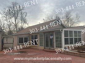 926 Perry St in Denver, CO - Building Photo