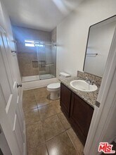 858 W 43rd Pl in Los Angeles, CA - Building Photo - Building Photo