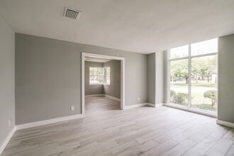 10827 Tupper Lake Dr in Houston, TX - Building Photo - Building Photo