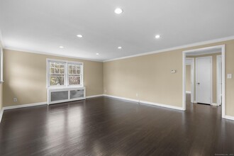 55 Limerick St in Stamford, CT - Foto de edificio - Building Photo