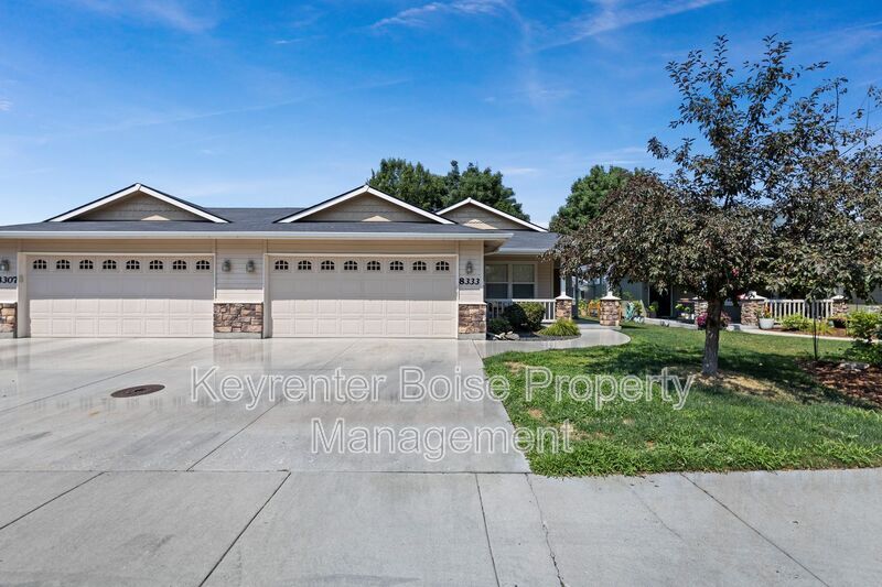 8333 N Duncan Ln in Boise, ID - Building Photo