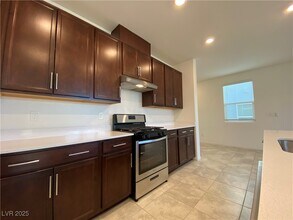 5746 Prima St in Las Vegas, NV - Foto de edificio - Building Photo
