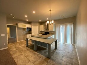 809 Lakeview Dr in Moore, OK - Building Photo - Building Photo