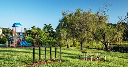 Promenade at Uptown Apartments in Altamonte Springs, FL - Foto de edificio - Building Photo