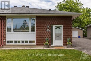 1337 Bloomsbury Crescent in Ottawa, ON - Building Photo