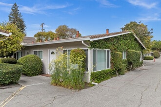 All Single Story Apartment Community in Mountain View, CA - Foto de edificio - Building Photo