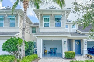 6940 Avalon Cir in Naples, FL - Building Photo