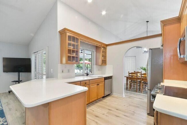 property at 691 Foresteria Ave
