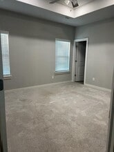 4128 N Rolling Meadows Dr in Fayetteville, AR - Building Photo - Building Photo