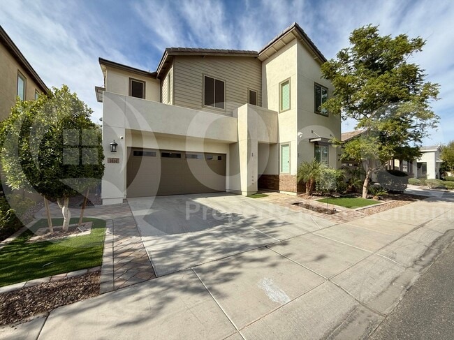 property at 3080 S Jasmine Dr