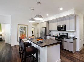 AMLI Lex on Orange in Glendale, CA - Building Photo