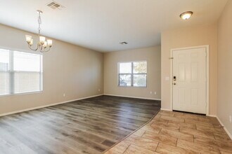 3134 W Cavedale Dr in Phoenix, AZ - Building Photo - Building Photo