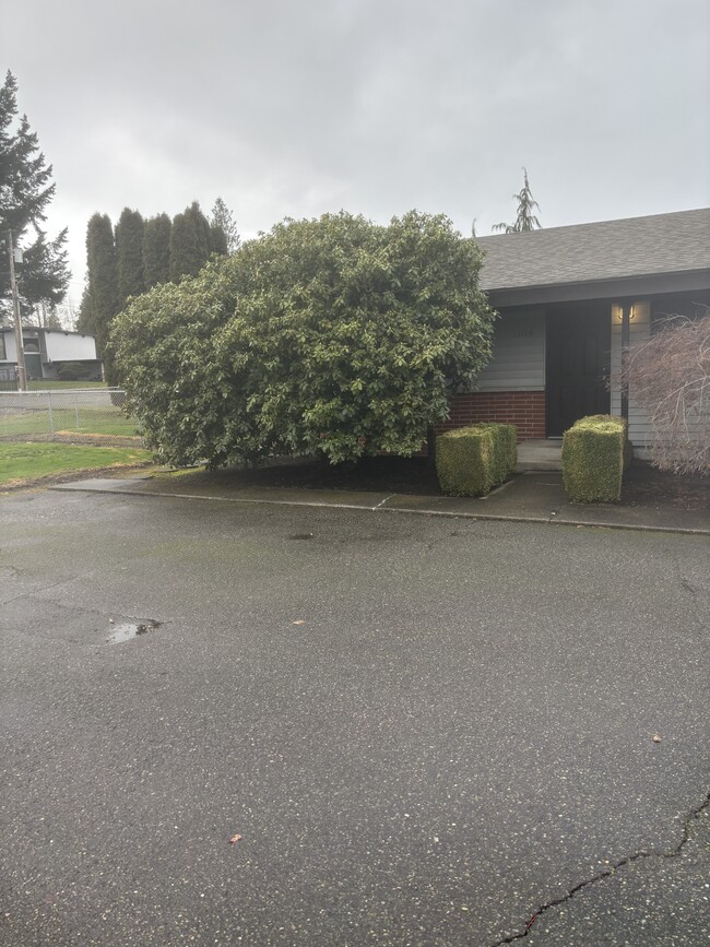 11115 24th St E, Unit 11115 - 24th St E in Edgewood, WA - Foto de edificio - Building Photo