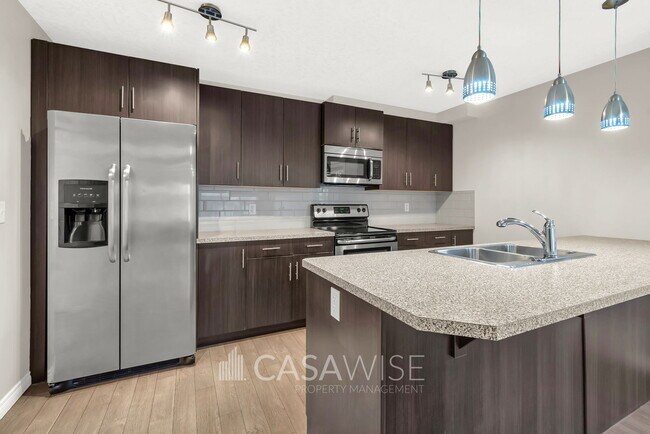11307-11379 79 Ave NW in Edmonton, AB - Building Photo - Building Photo