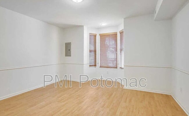 729 10th St NE in Washington, DC - Building Photo - Building Photo