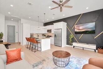 8021 Easter St in Houston, TX - Building Photo - Building Photo
