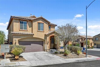 5006 Quiet Falls Ct in Las Vegas, NV - Foto de edificio - Building Photo