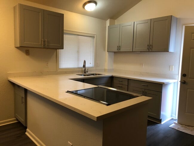 property at 1114 33rd St SE