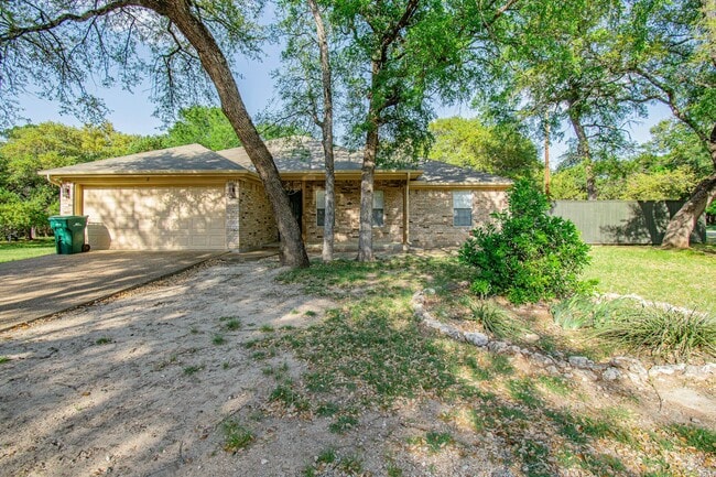 property at 2 Willow Ct