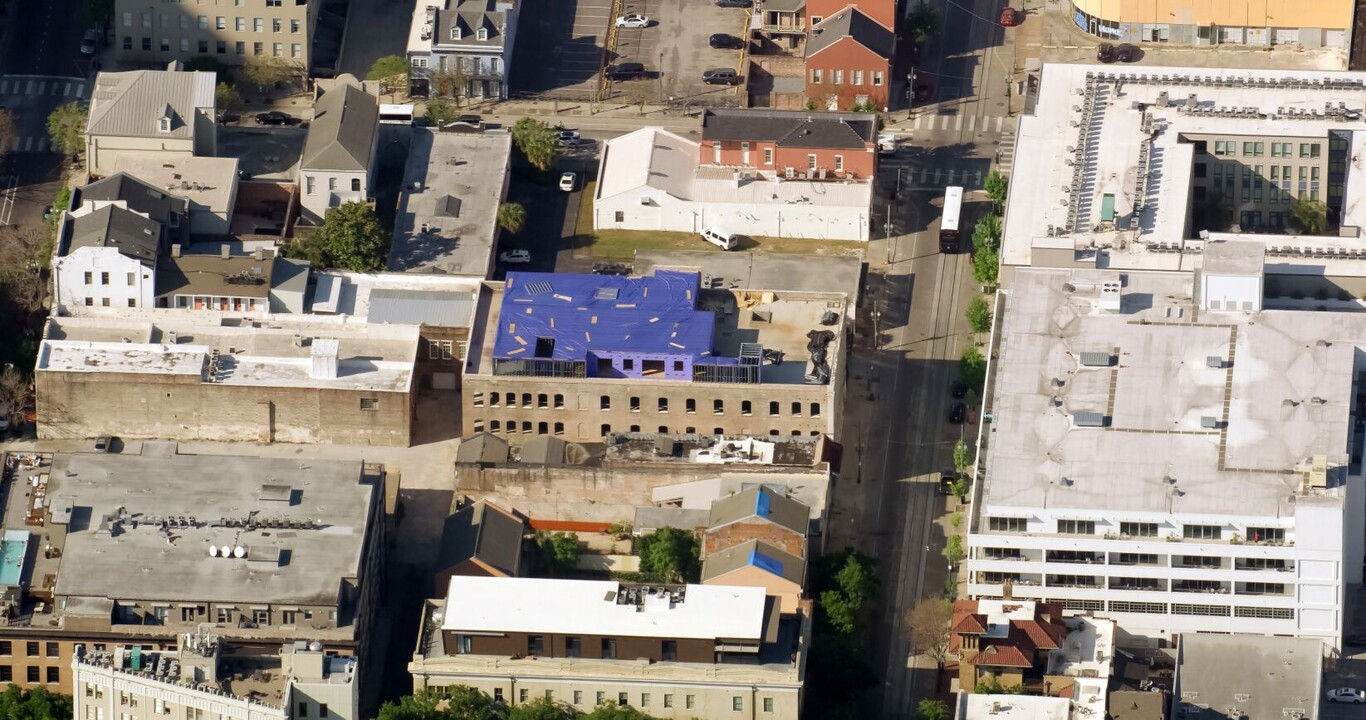 827 Carondelet St in New Orleans, LA - Building Photo