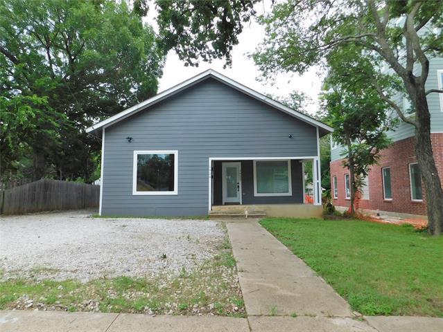 1422 N Locust St in Denton, TX - Building Photo