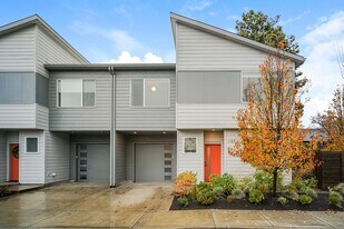 3927 SE Franklin Ct in Portland, OR - Building Photo