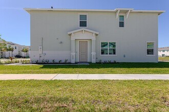 503 SE Rivergrass St in Port St. Lucie, FL - Building Photo - Building Photo
