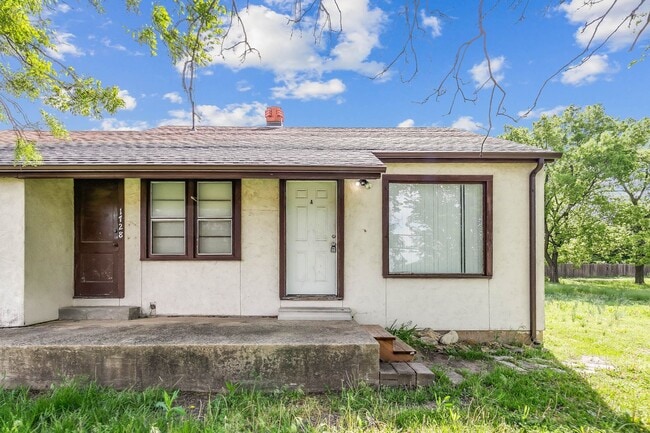 property at 1728 N Hillside St