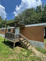 150 Barry Slaven Dr in Winfield, TN - Building Photo