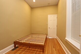 2433 N Kedzie Blvd in Chicago, IL - Building Photo - Building Photo
