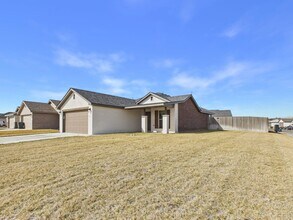 6900 Athens St in Timbercreek Canyon, TX - Building Photo - Building Photo