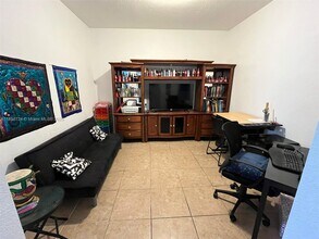 3178 NW 103rd Pl in Doral, FL - Building Photo - Building Photo