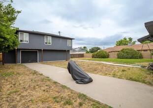 1604 Bell Ave in Corcoran, CA - Building Photo - Building Photo