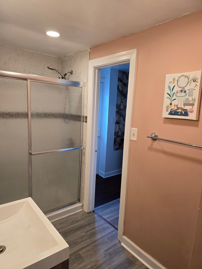 8604 Briarwood Ct, Unit Basement apartment