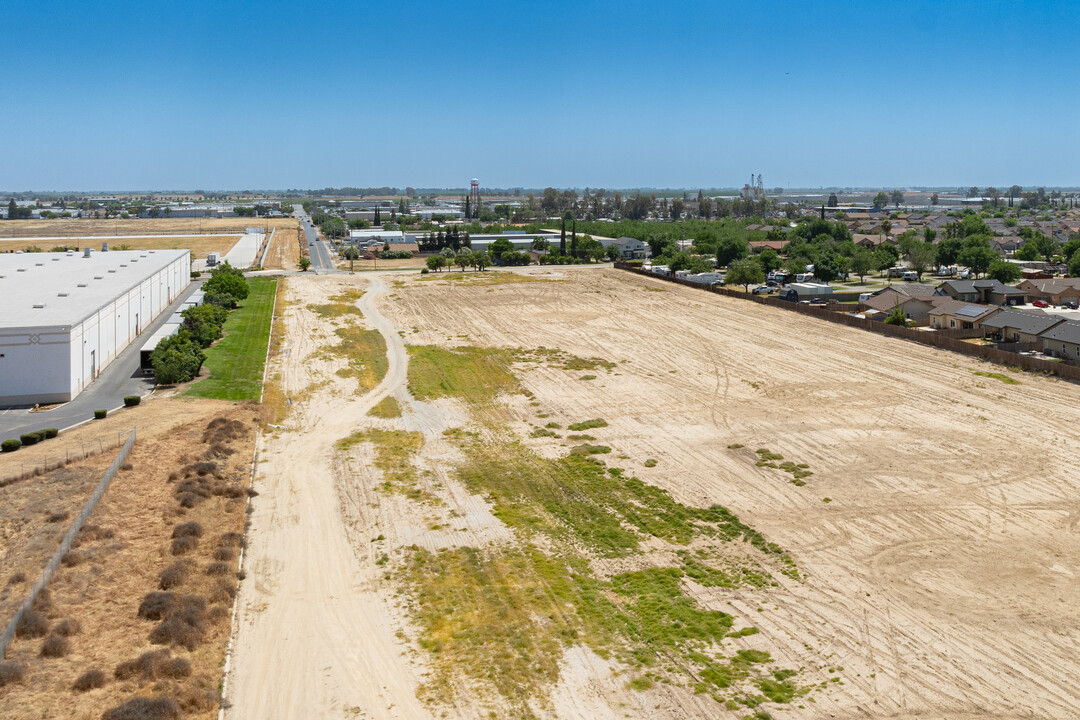 7580 Avenue 308 in Visalia, CA - Foto de edificio