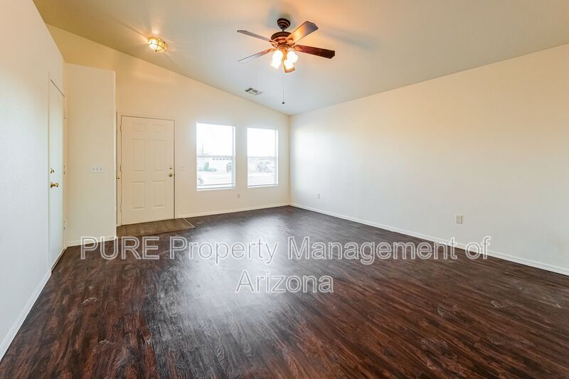 11479 W Cabrillo Dr in Arizona City, AZ - Building Photo