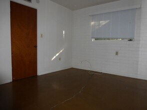 1200 S Farmer Ave in Tempe, AZ - Building Photo - Building Photo