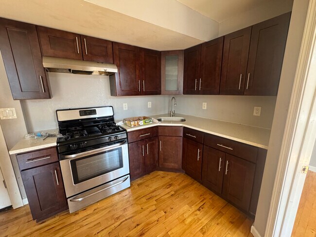 295 Hawthorne Ave in Newark, NJ - Building Photo - Building Photo