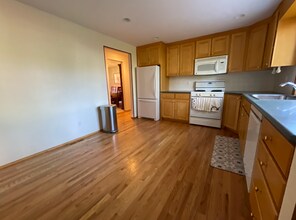 13018 NE 111th Pl in Kirkland, WA - Building Photo - Building Photo