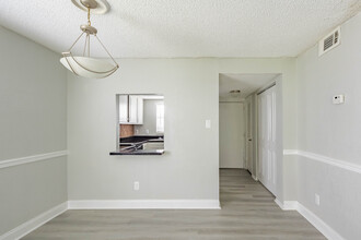 The Sunbay Apartments in Holiday, FL - Foto de edificio - Interior Photo