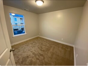 5207 W Cannavale Ln in Herriman, UT - Foto de edificio - Building Photo