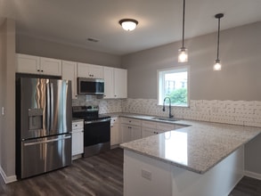 435 Elm St NW in Atlanta, GA - Foto de edificio - Building Photo