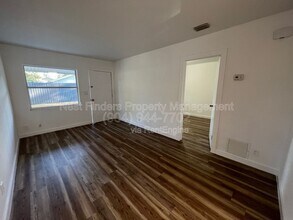 3264 St Augustine Rd in Jacksonville, FL - Building Photo - Building Photo