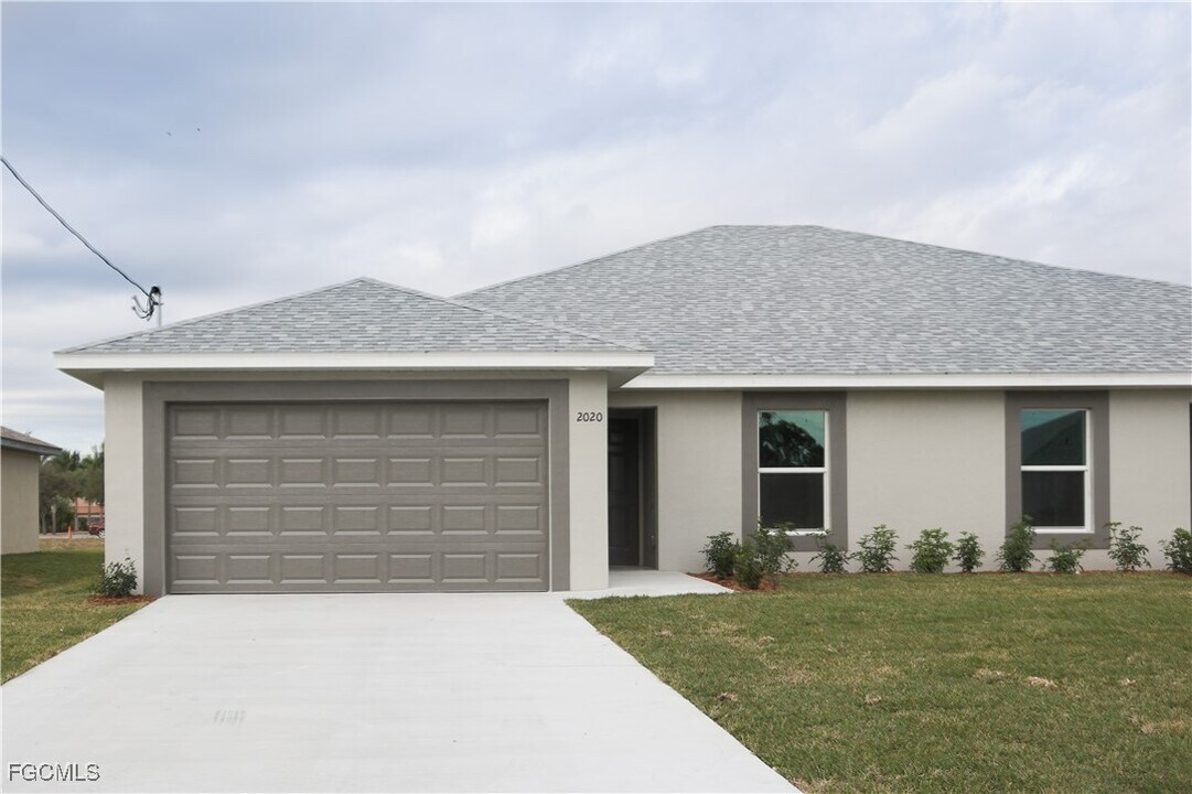 2020 SW 15th Pl in Cape Coral, FL - Building Photo