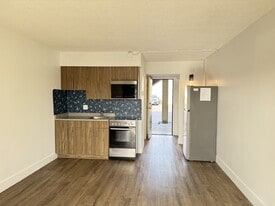 1500 Dogwood St in Campbell River, BC - Building Photo