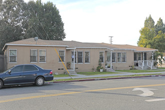 100 E Myrrh St in Compton, CA - Building Photo - Building Photo