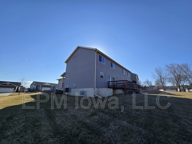 4104 Mourning Dove Dr in Waterloo, IA - Building Photo - Building Photo