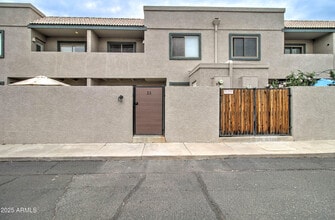 2311 E Hartford Ave in Phoenix, AZ - Building Photo - Building Photo