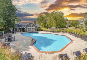 Hollis 7601 in Charlotte, NC - Building Photo