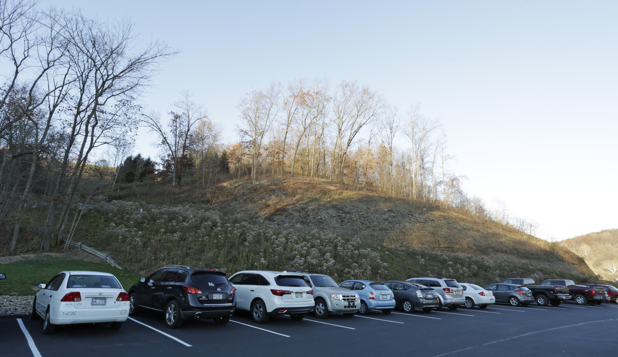 813 Camp Horne Rd in Pittsburgh, PA - Building Photo